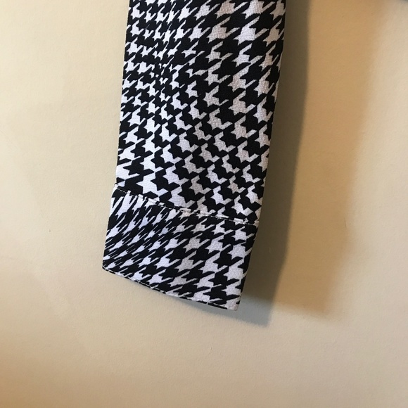 NEW NWT Long Sleeve Collared Bodysuit. Black/White. Size XSqorn businees - Picture 3 of 8